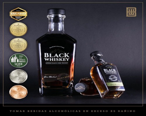 BLACK WHISKEY 700ML.INFOMUNDO NEGOCIOS
